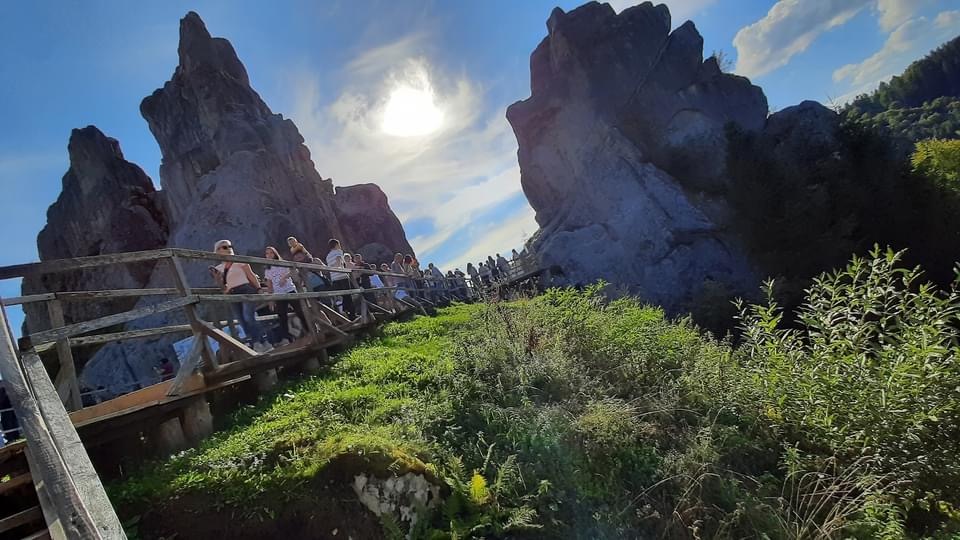 Замки, скальный комплекс и природа Карпат: самые красивые локации для идеальных путешествий осенью